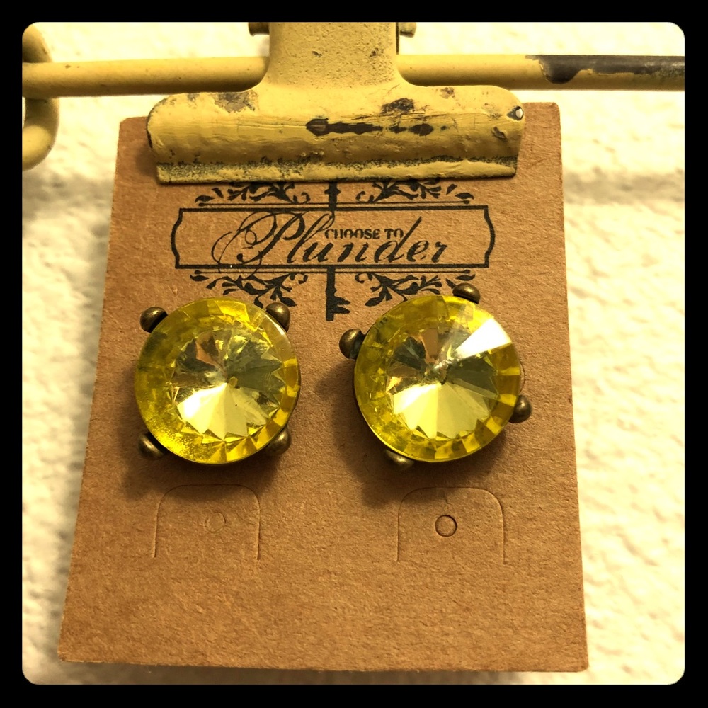 Plunder big yellow sparkly studs